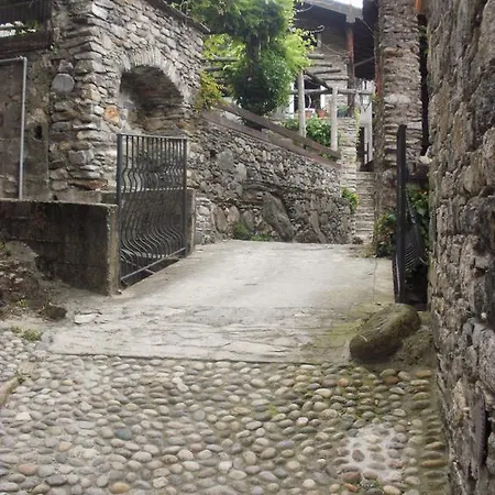 Hétvégi ház Tuschaus Domaso